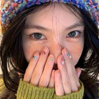 四片羽毛